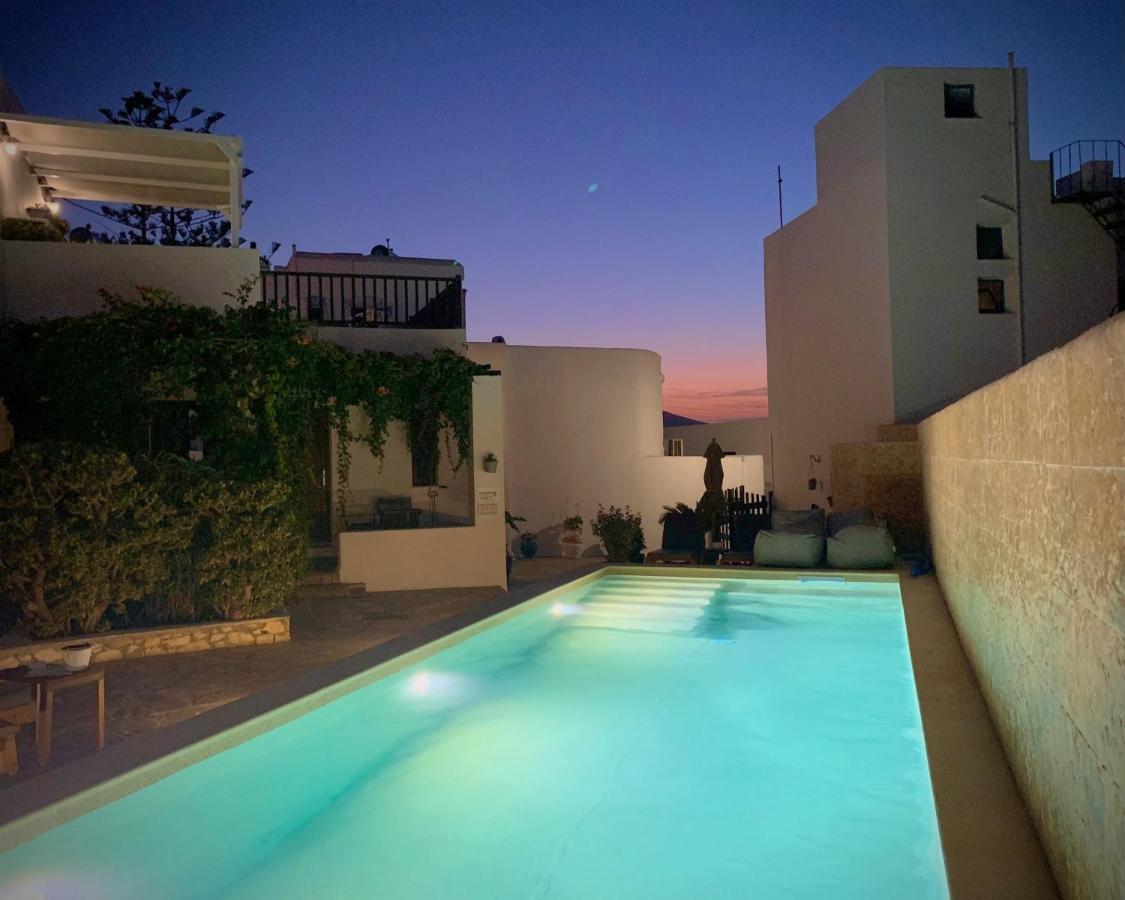 Christina Hotel, Adults Only, Heated Salt Water Pool Науса Екстер'єр фото