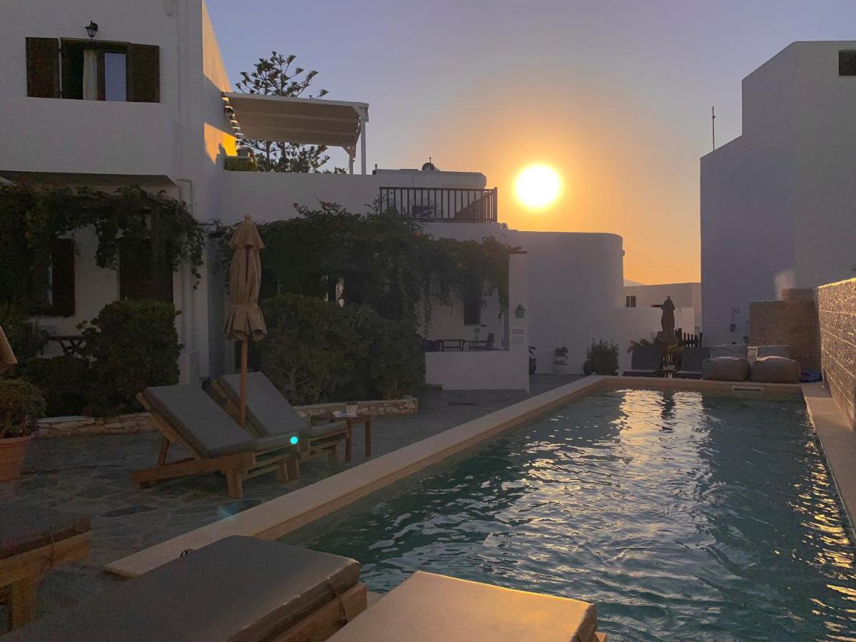 Christina Hotel, Adults Only, Heated Salt Water Pool Науса Екстер'єр фото