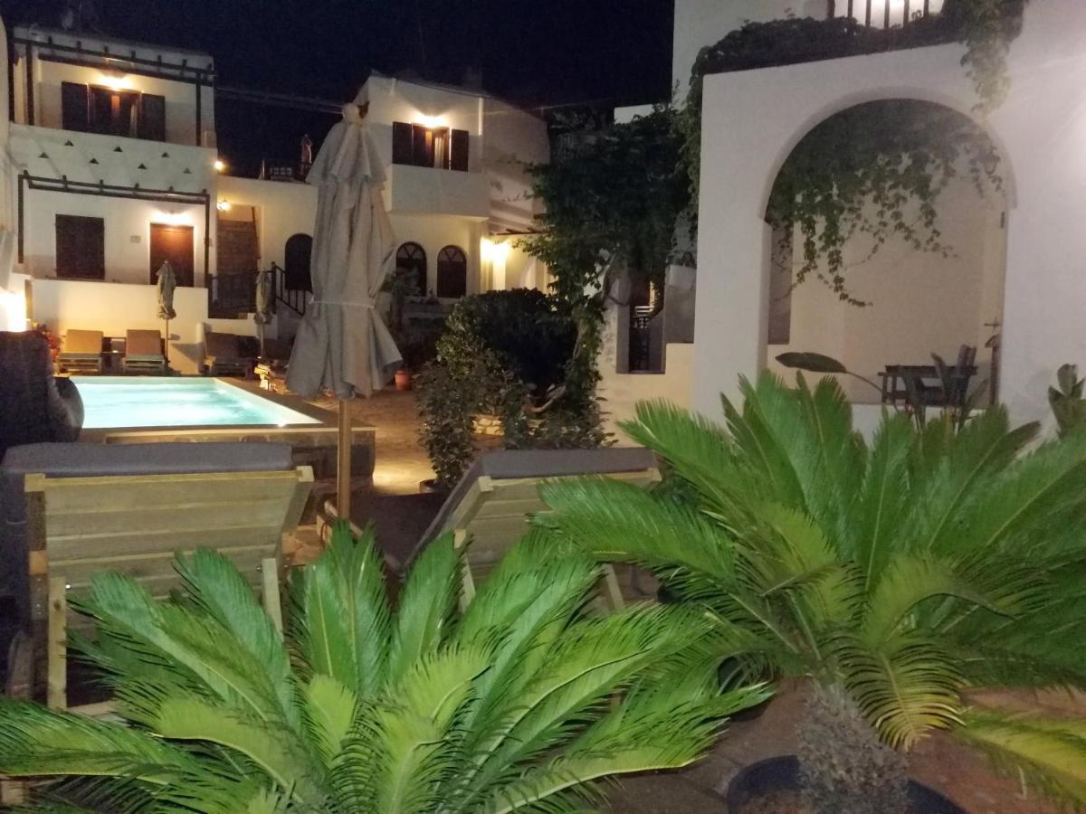 Christina Hotel, Adults Only, Heated Salt Water Pool Науса Екстер'єр фото