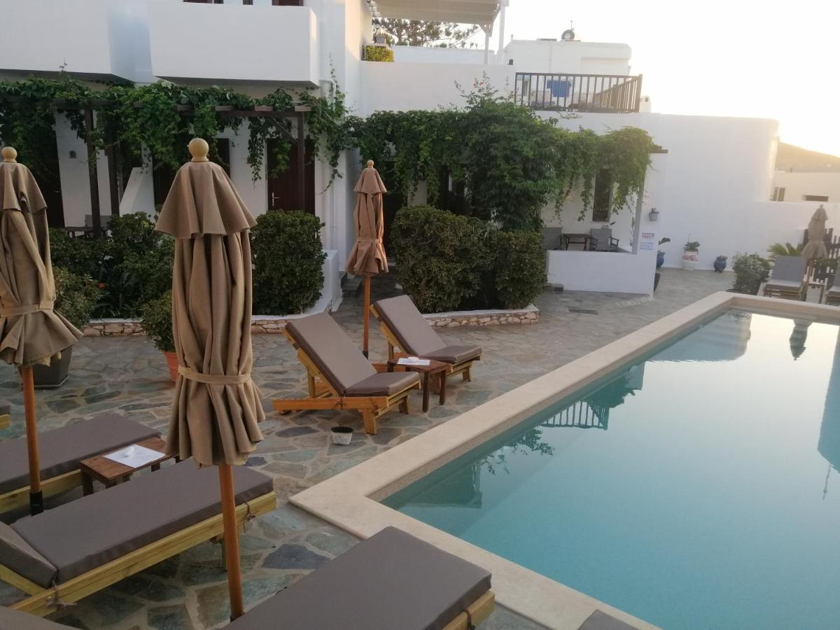 Christina Hotel, Adults Only, Heated Salt Water Pool Науса Екстер'єр фото